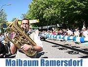Maibaum aufstellen 2007 in Ramersdorf (Foto: Martin Schmitz)